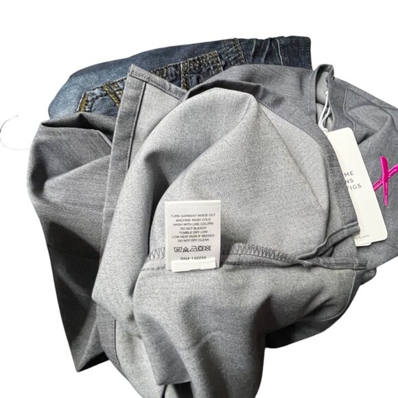 NEW Figs Technical Collection Catarina One Pocket Scrub Top Size XS Gray LOGO - Picture 9 of 10